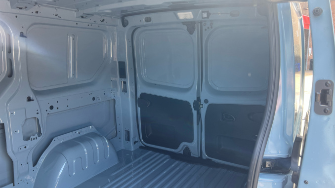 Renault Trafic Swb Diesel SL30 Blue dCi 130 Advance [Safety] Van - Image 14